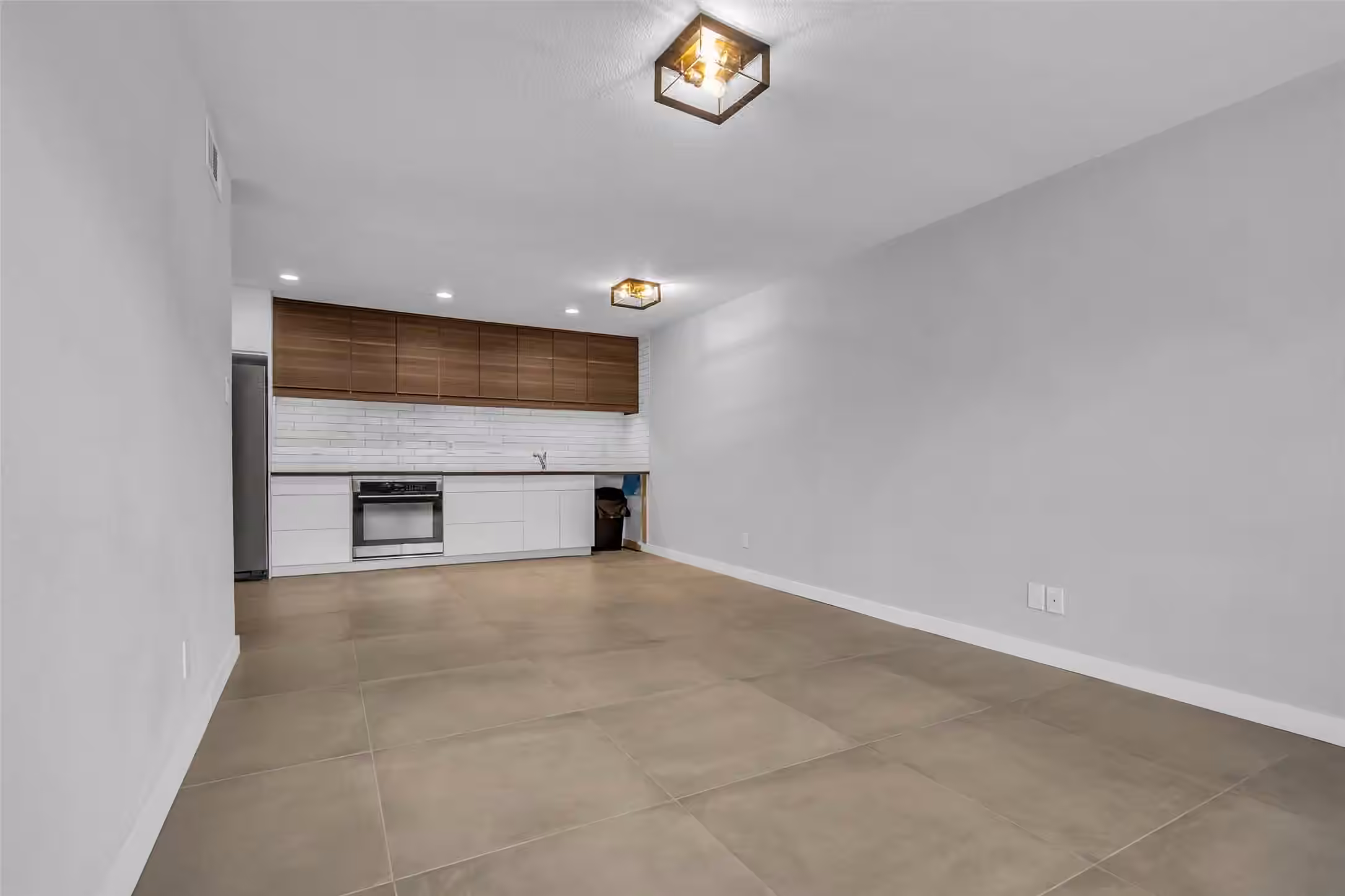 Photo 6 of 606 Marshall Street B6, Houston, TX