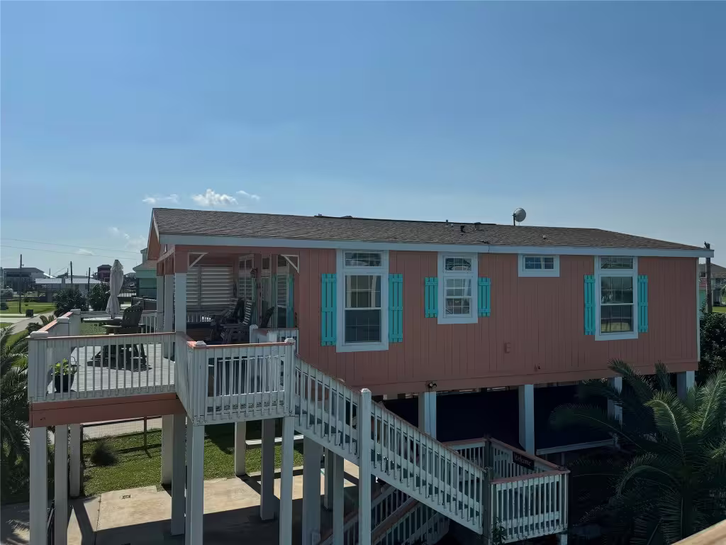 Photo 4 of 2021 Vista Drive, Crystal Beach, TX
