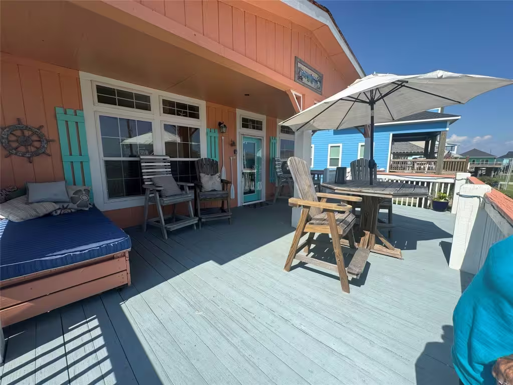 Photo 7 of 2021 Vista Drive, Crystal Beach, TX
