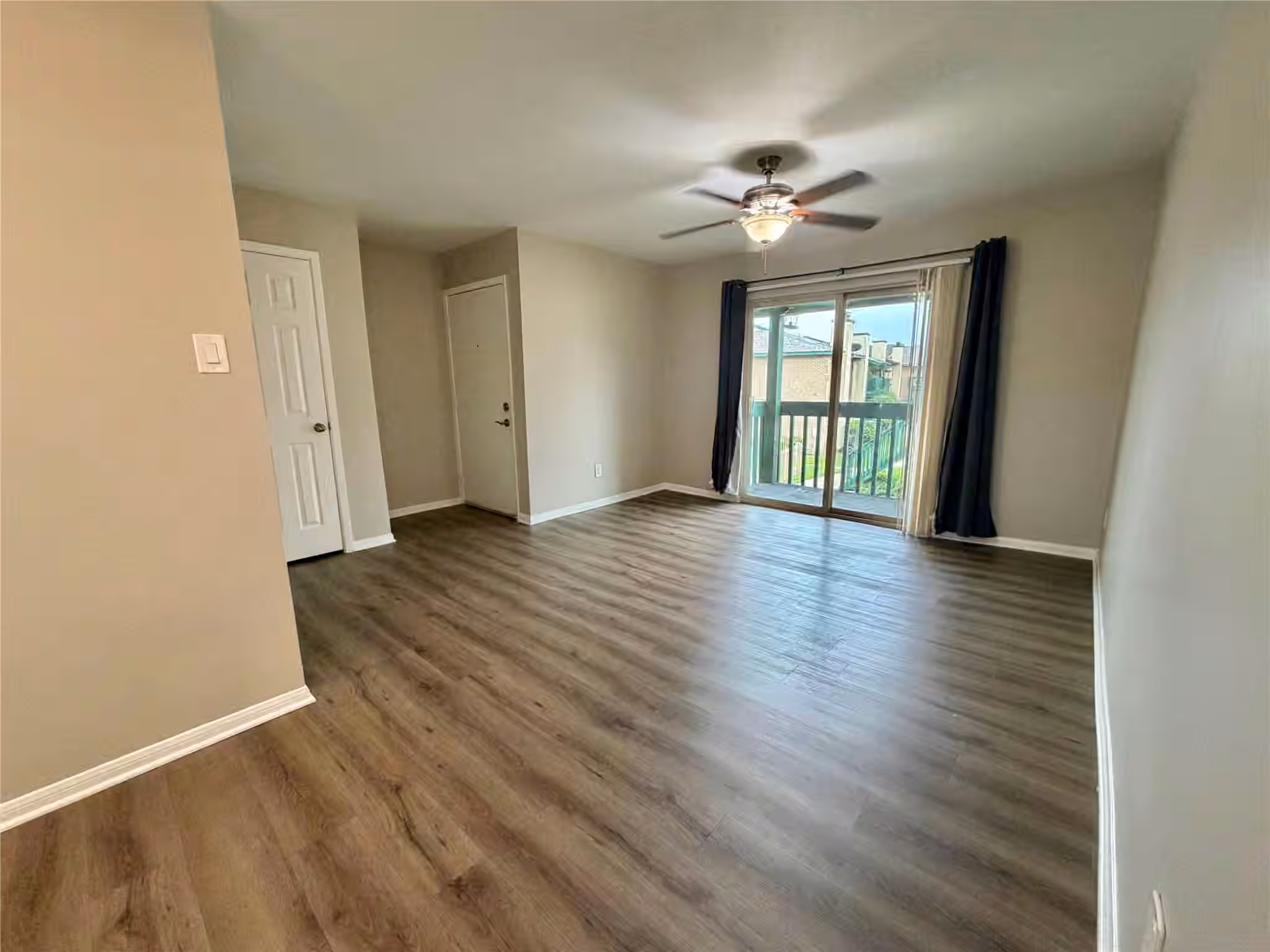 Photo 5 of 1516 Bay Area Boulevard F4, Houston, TX
