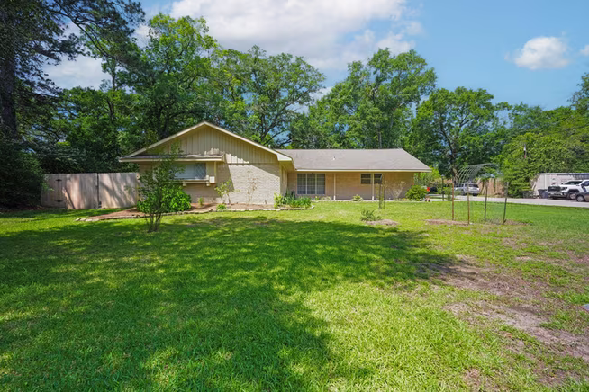 Photo of 1809 North Roberson Street, Conroe, TX