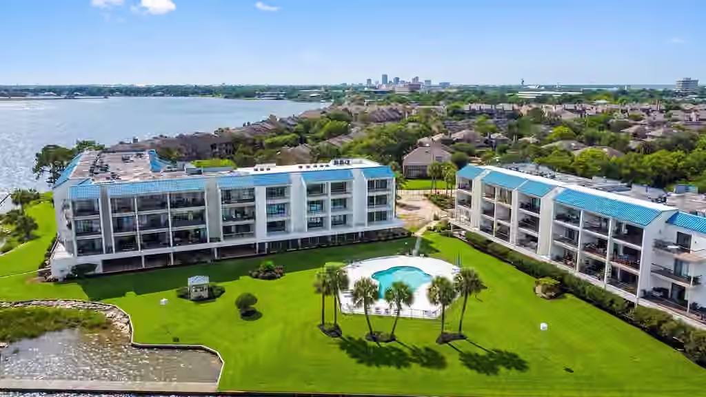 Photo 5 of 401 Lakeside Lane 203, Houston, TX