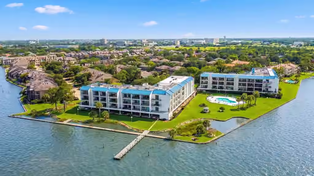 Photo 6 of 401 Lakeside Lane 203, Houston, TX