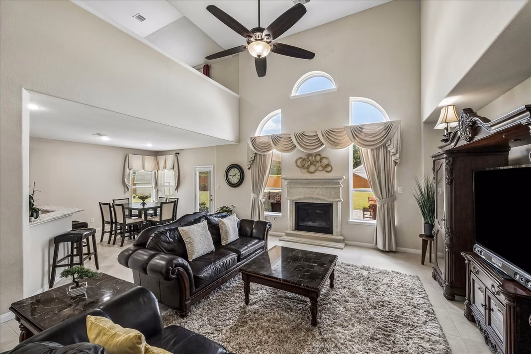 Photo 7 of 2207 Hannah Creek Court, Pearland, TX