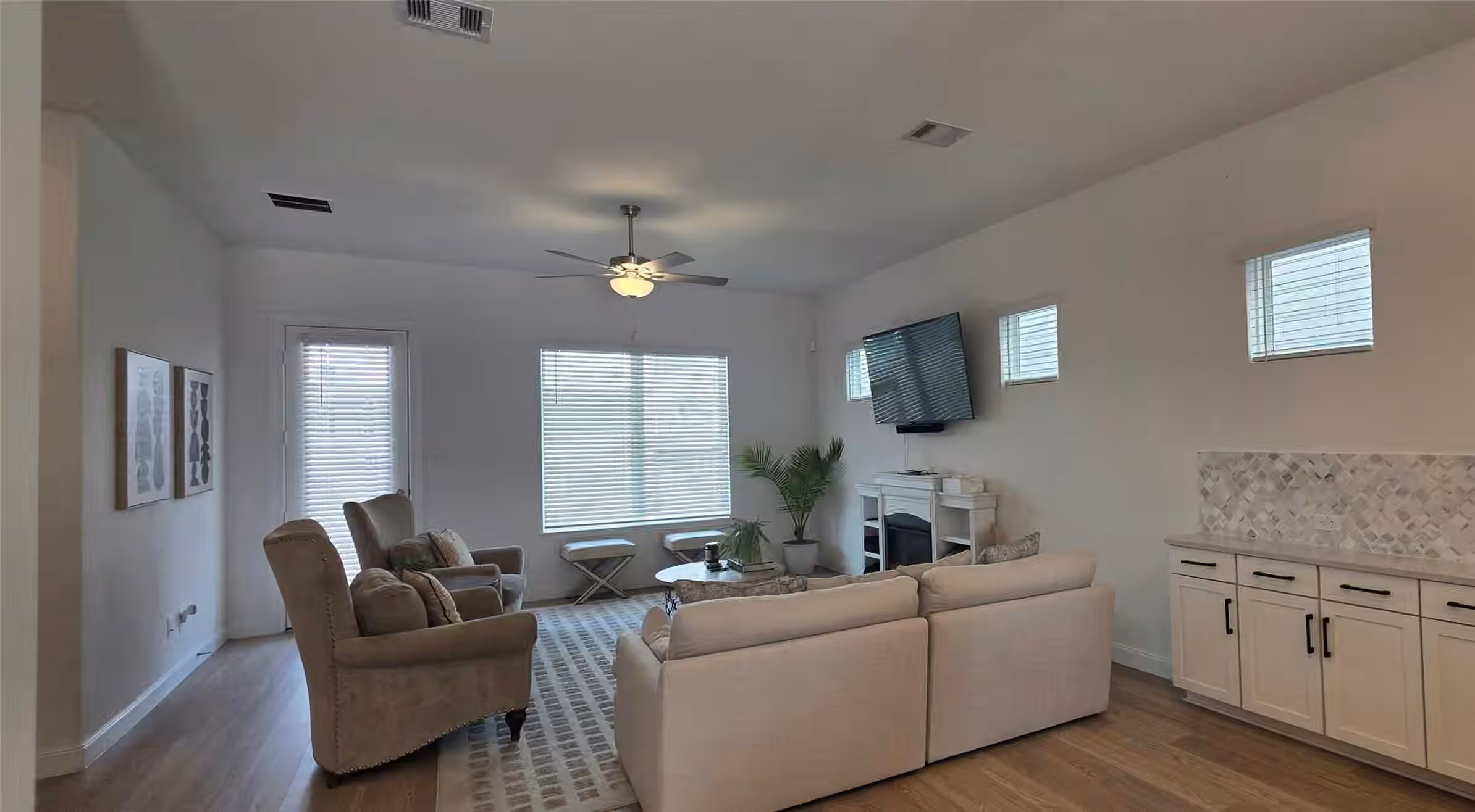 Photo 3 of 4215 Weathered Oak Drive, Houston, TX