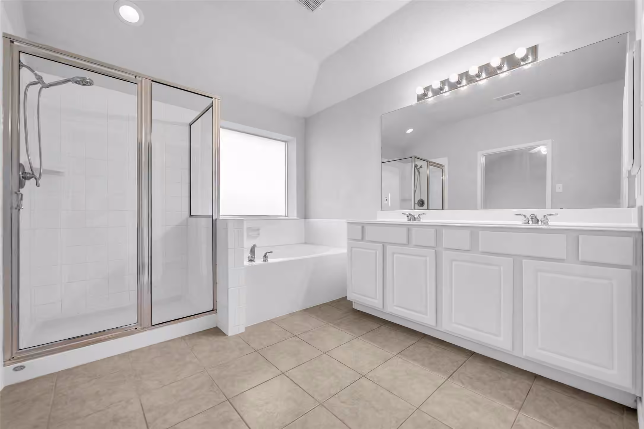Photo 5 of 4109 Oak Point Drive, Pearland, TX
