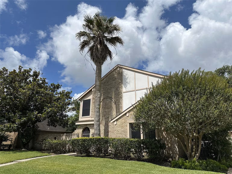 Photo 2 of 3402 Boca Raton Drive, Missouri City, TX
