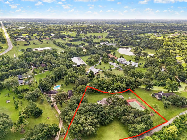 Photo of 2020 Pecan Lake Drive, Richmond, TX 77406