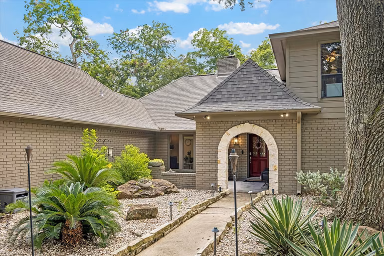 Photo 3 of 2020 PECAN LAKE DRIVE, Richmond, TX