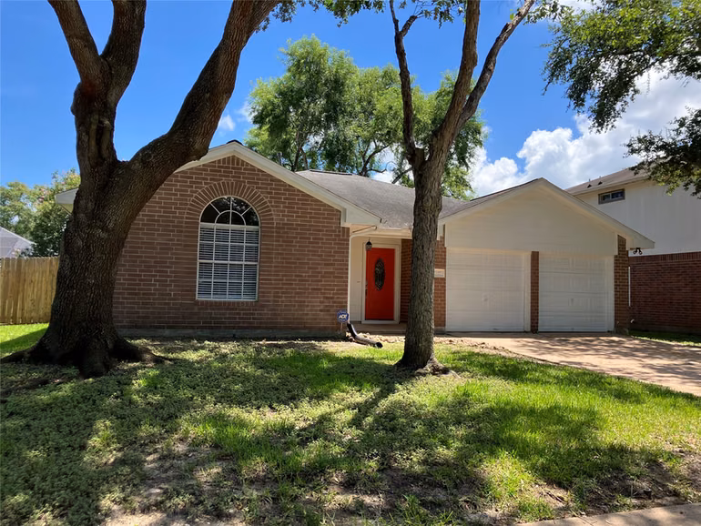 Photo of 1827 Oak Ridge Drive, Kemah, TX