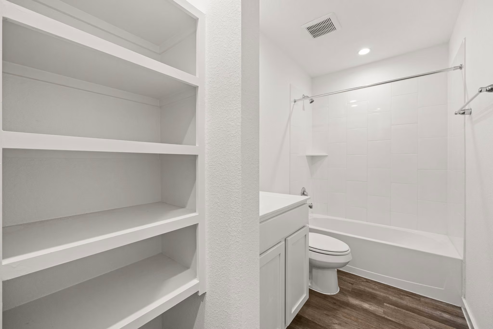 Photo 6 of 8611 Swenson Lane, Rosharon, TX