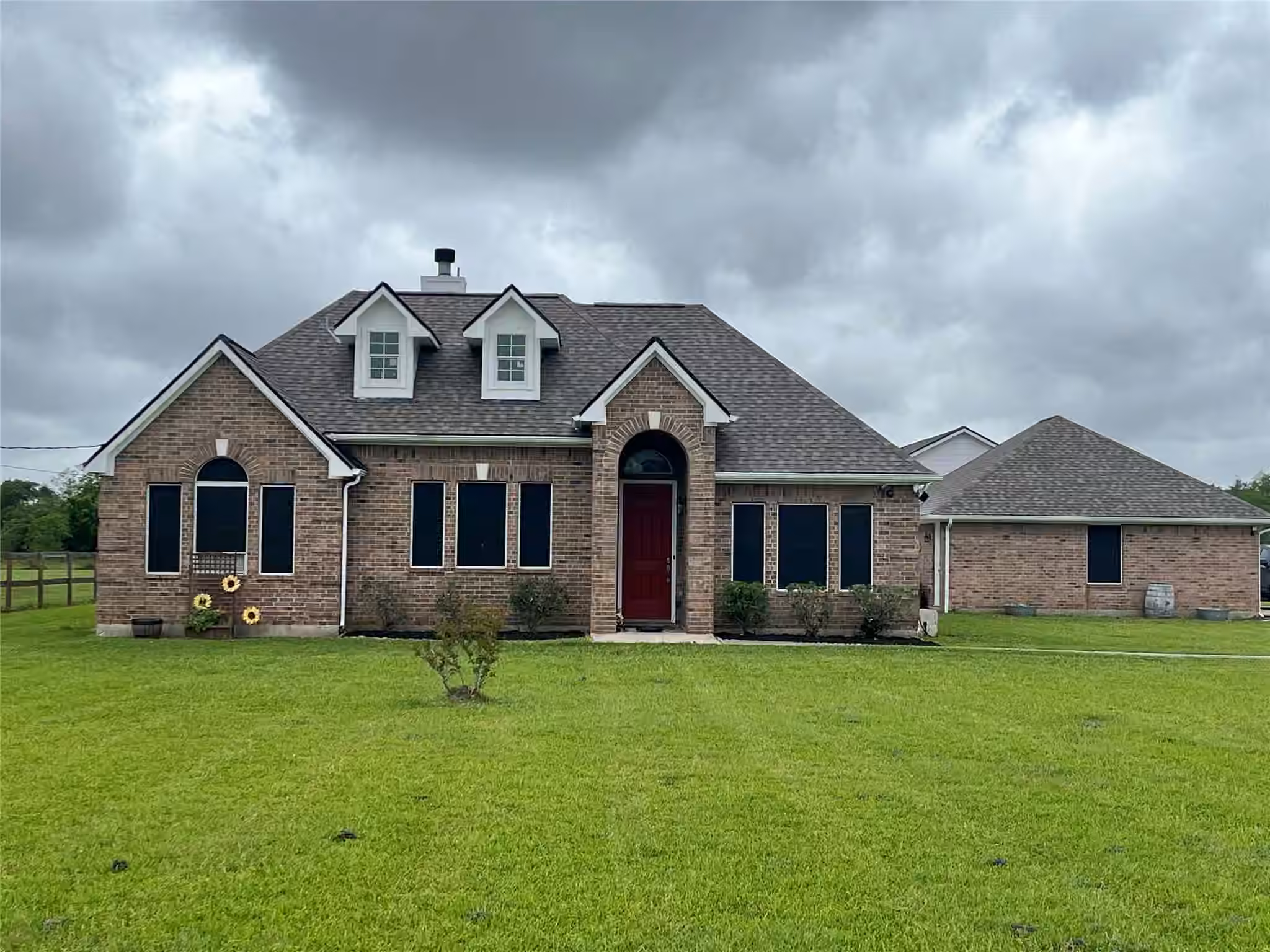 Photo 2 of 7730 Pebble Hill Lane, Rosharon, TX