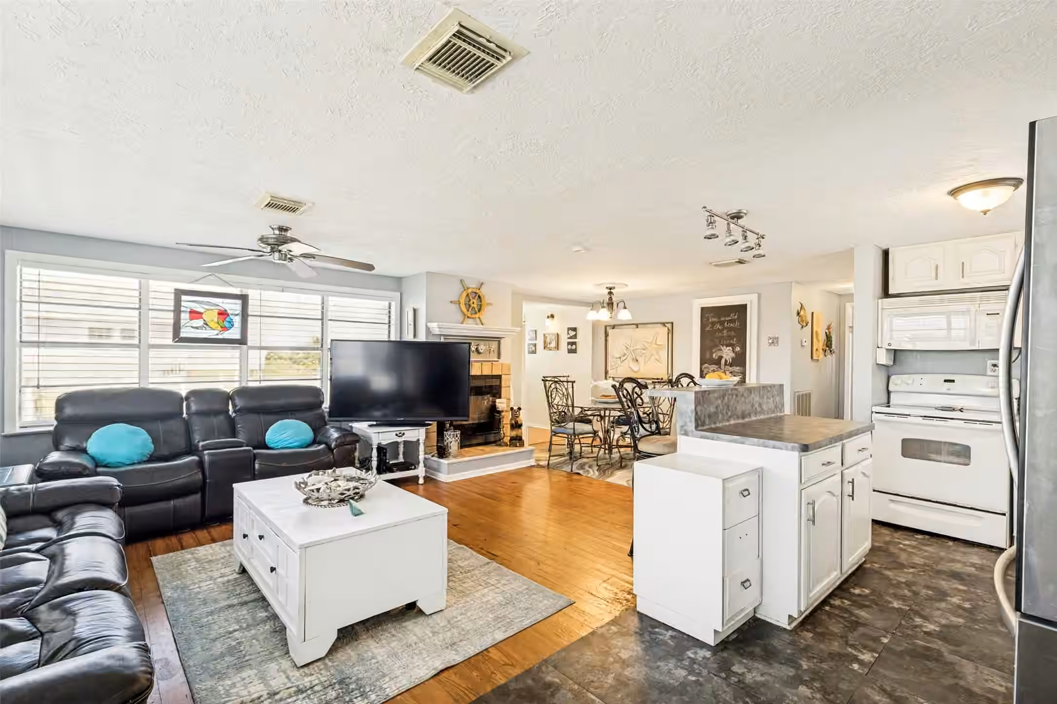 Photo 6 of 3915 1st Street, Galveston, TX