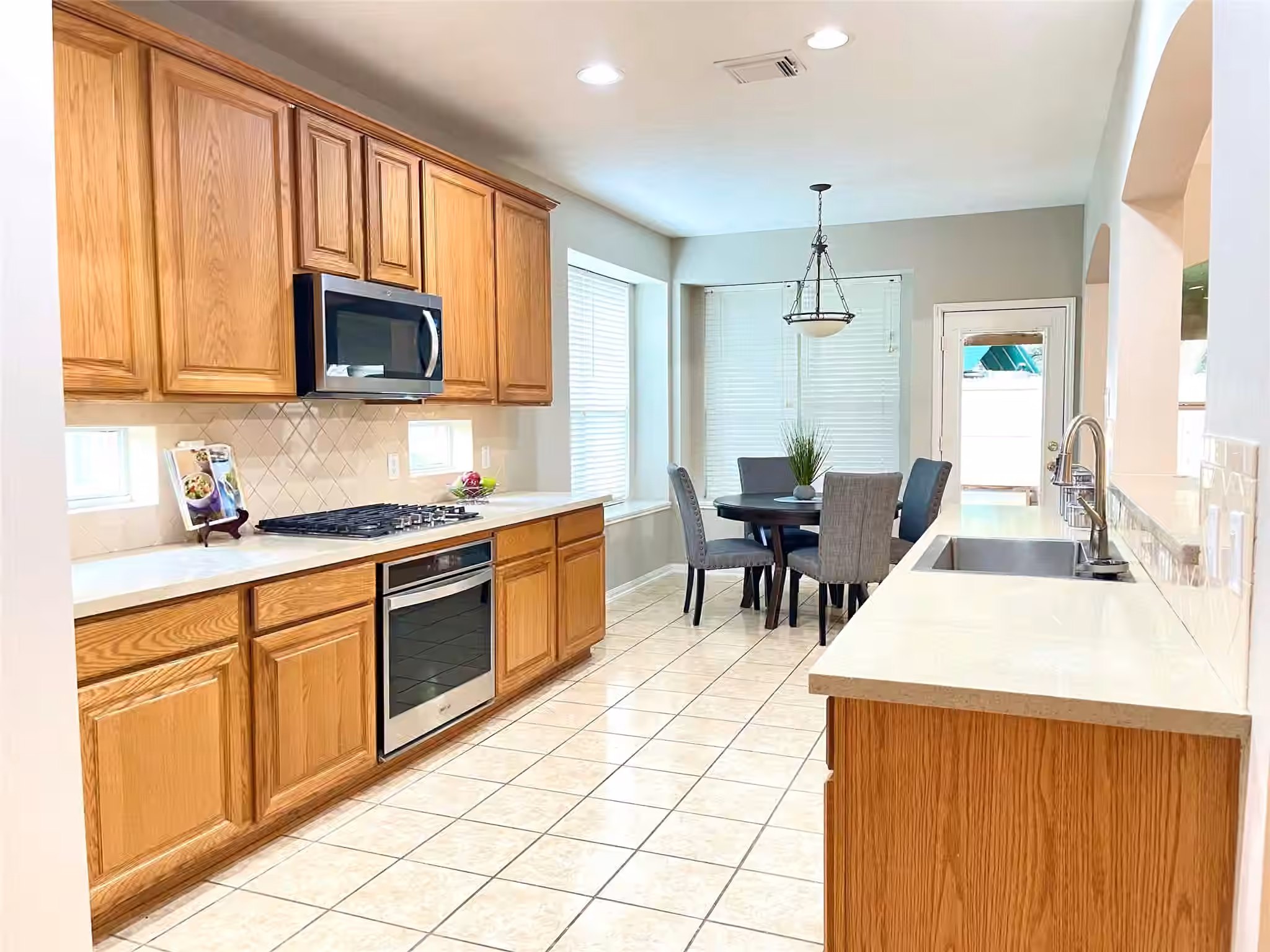 Photo 7 of 7823 Parkchase Timber Court, Houston, TX