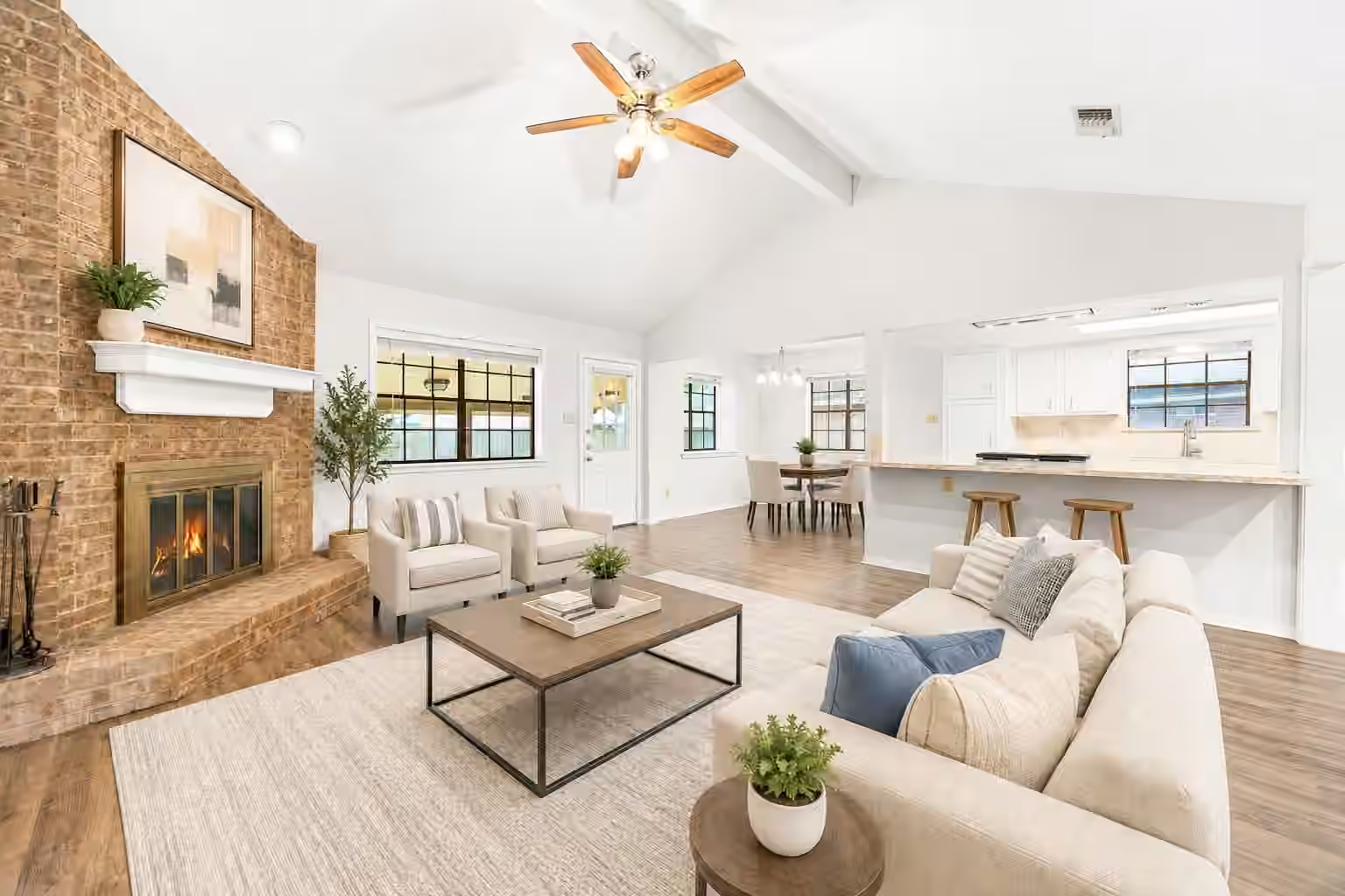 Photo 2 of 2019 Franklin Circle, Rosenberg, TX
