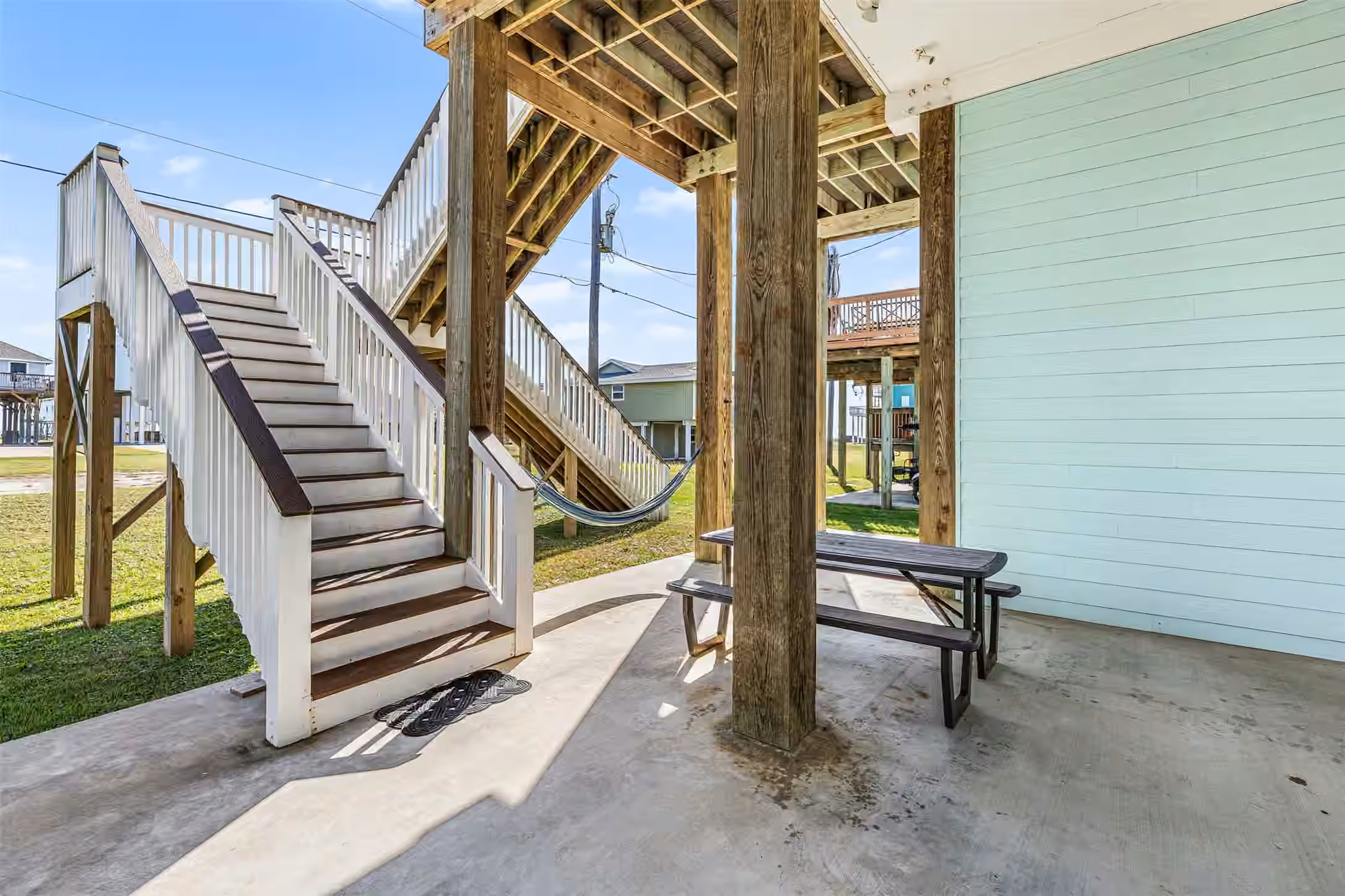 Photo 5 of 12922 Buccaneer Parkway, Freeport, TX