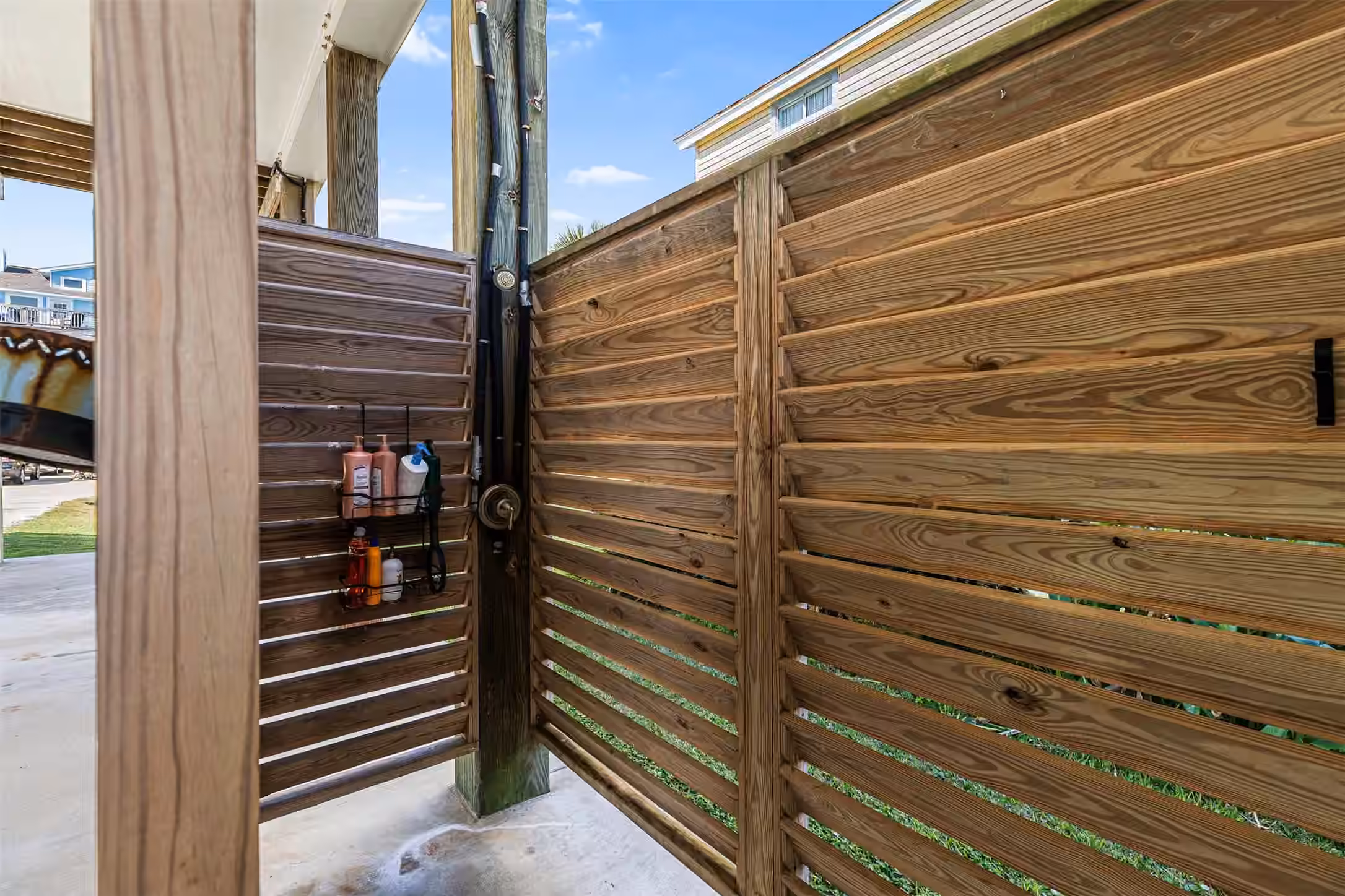 Photo 6 of 12922 Buccaneer Parkway, Freeport, TX