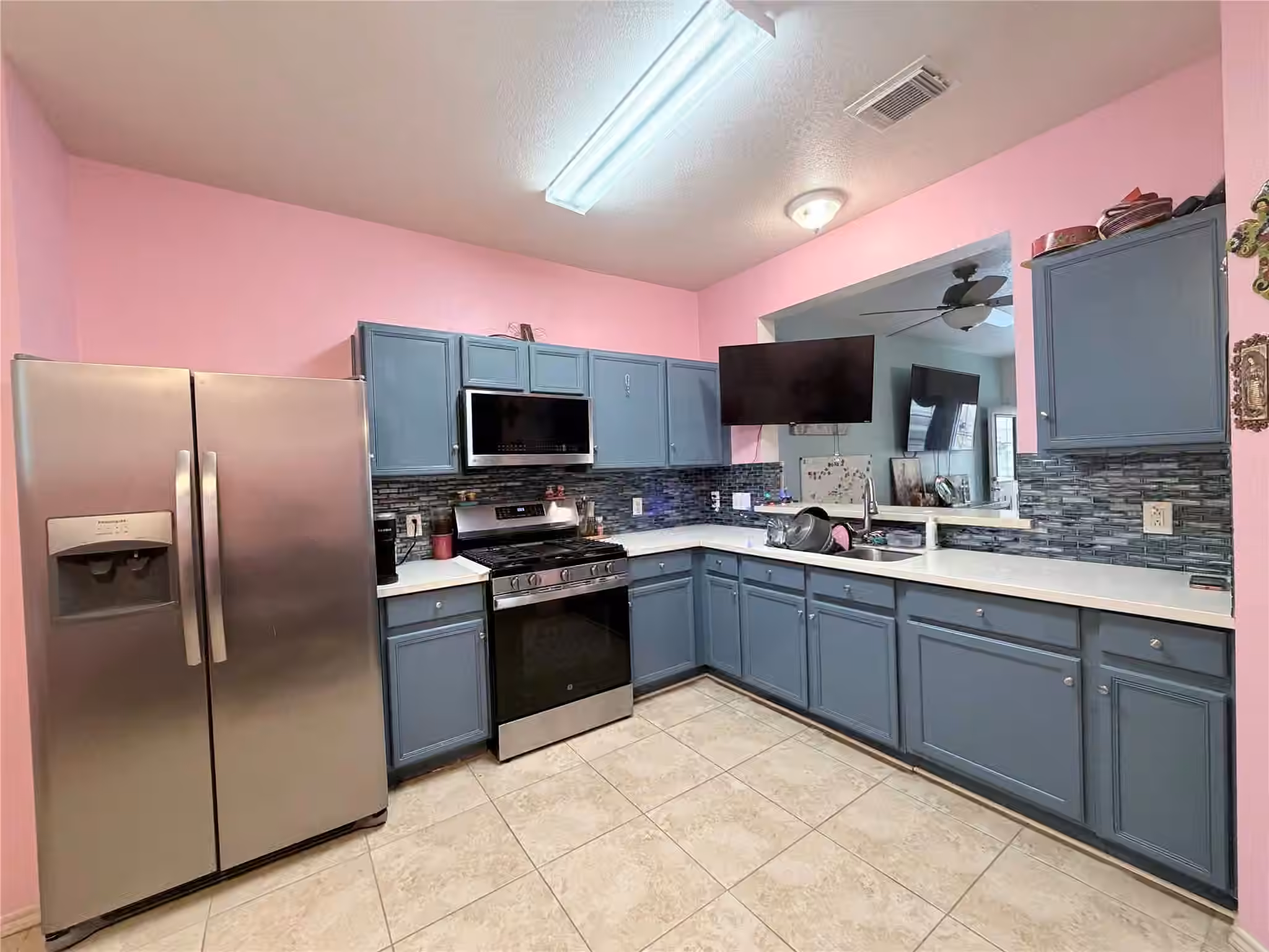 Photo 5 of 23614 Wildwood Green Way, Spring, TX