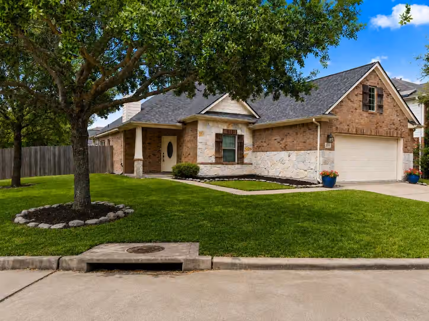 Photo 2 of 2018 Knoll Oak Lane, Richmond, TX