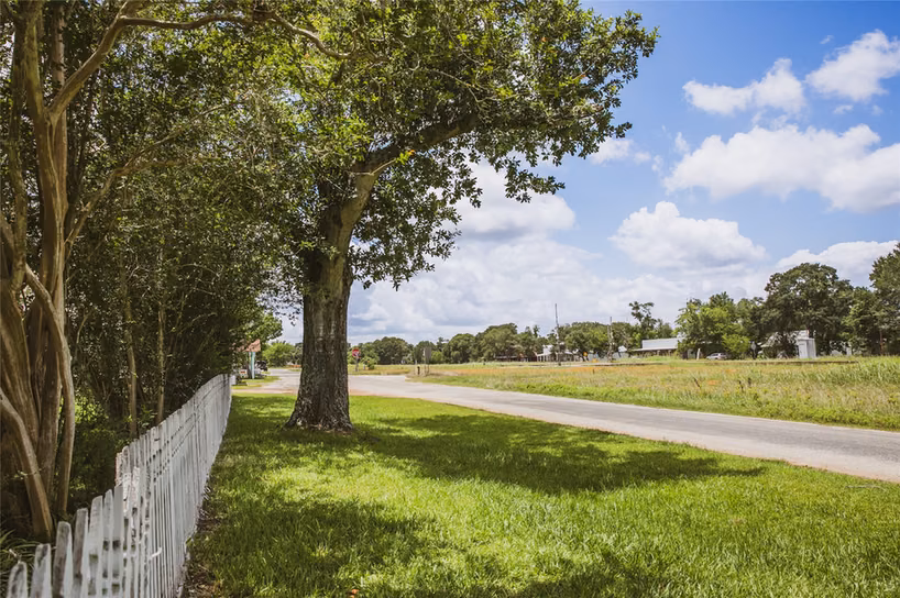 Photo 2 of 10753 Track Rd E, Cat Spring, TX