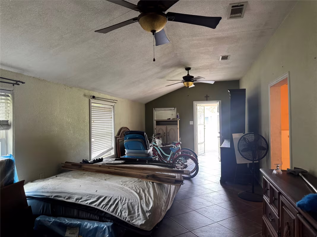Photo 3 of 619 N Avenue C, Freeport, TX