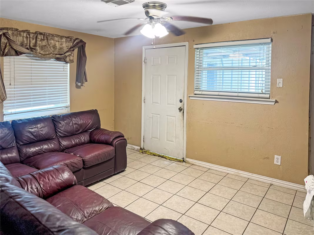 Photo 7 of 619 N Avenue C, Freeport, TX