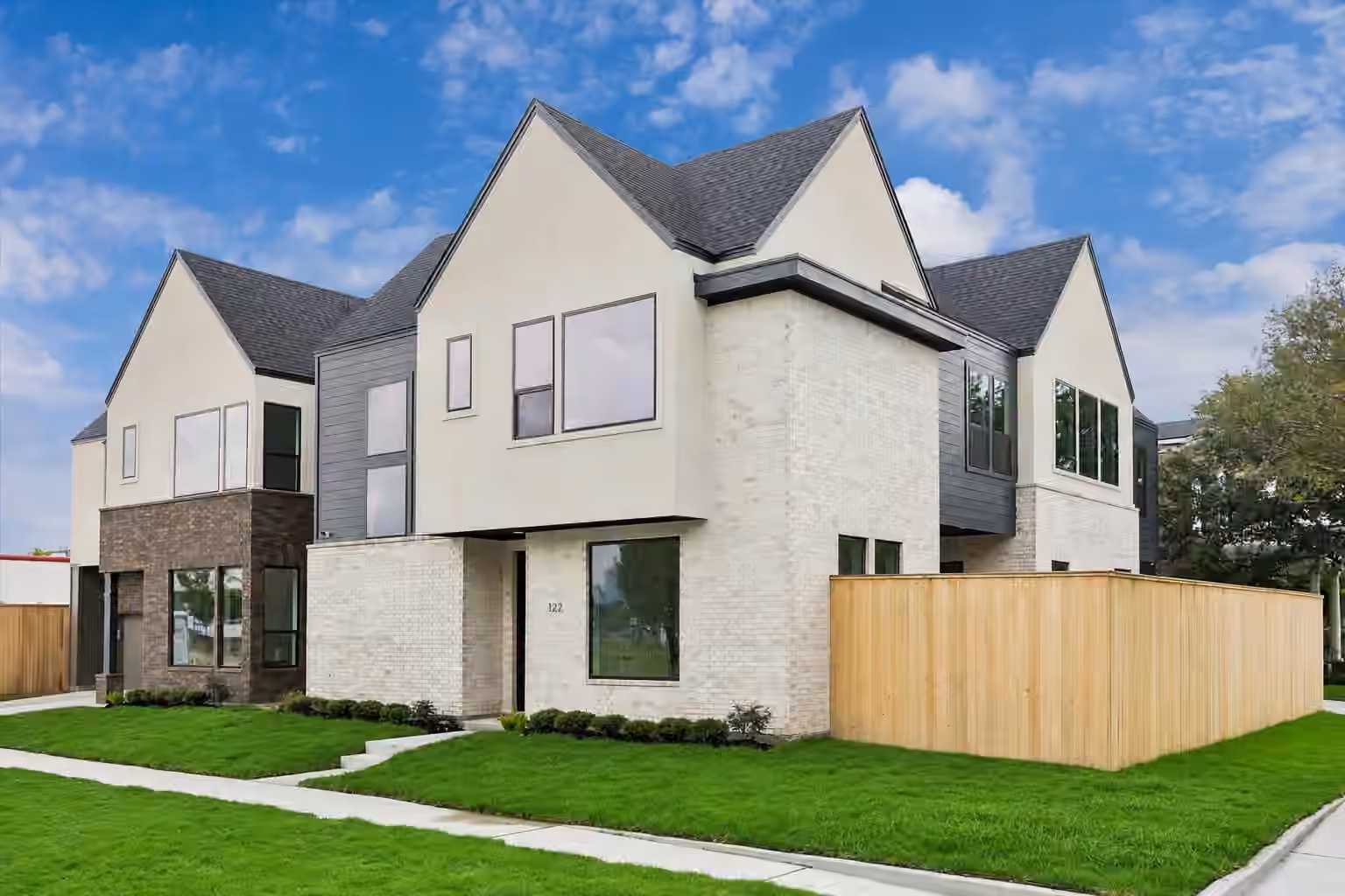Photo of 122 E 4th Street, Houston, TX 77007