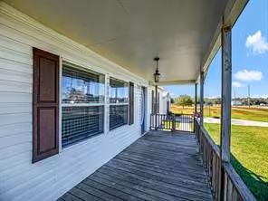 Photo 5 of 13515 Matthew Dr, Alvin, TX