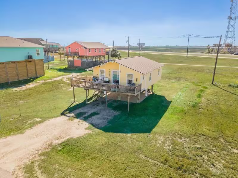 Photo 2 of 13219 Buccaneer Parkway, Freeport, TX