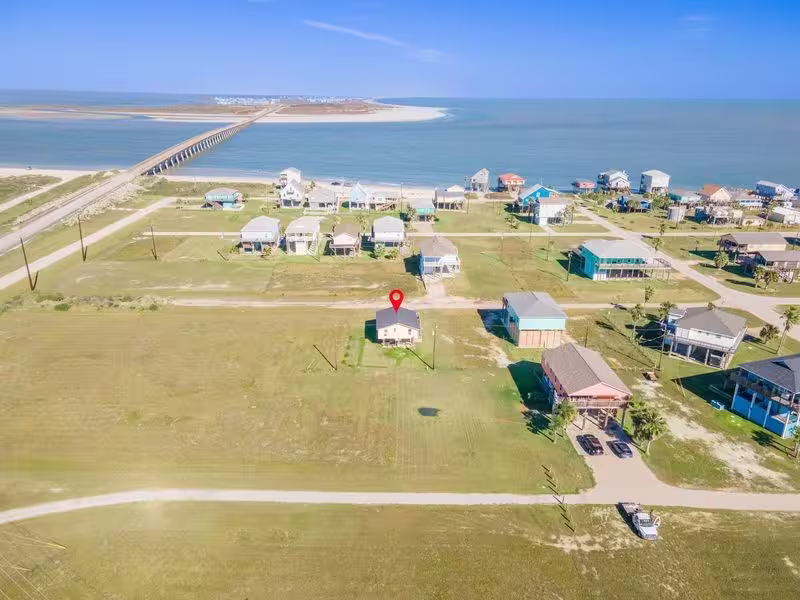 Photo 3 of 13219 Buccaneer Parkway, Freeport, TX