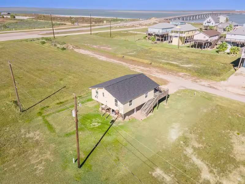 Photo 7 of 13219 Buccaneer Parkway, Freeport, TX