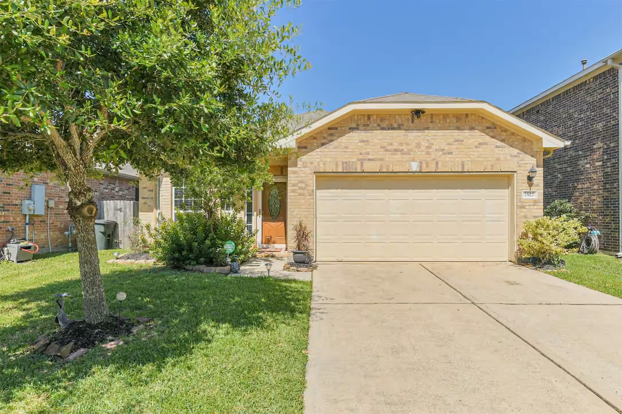 Photo of 7527 Windsor Valley Lane, Houston, TX 77049