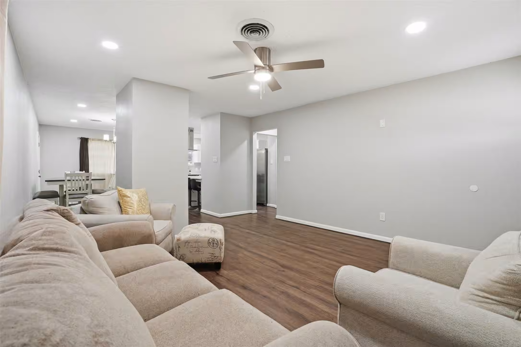 Photo 3 of 3517 Longwood Drive, Pasadena, TX