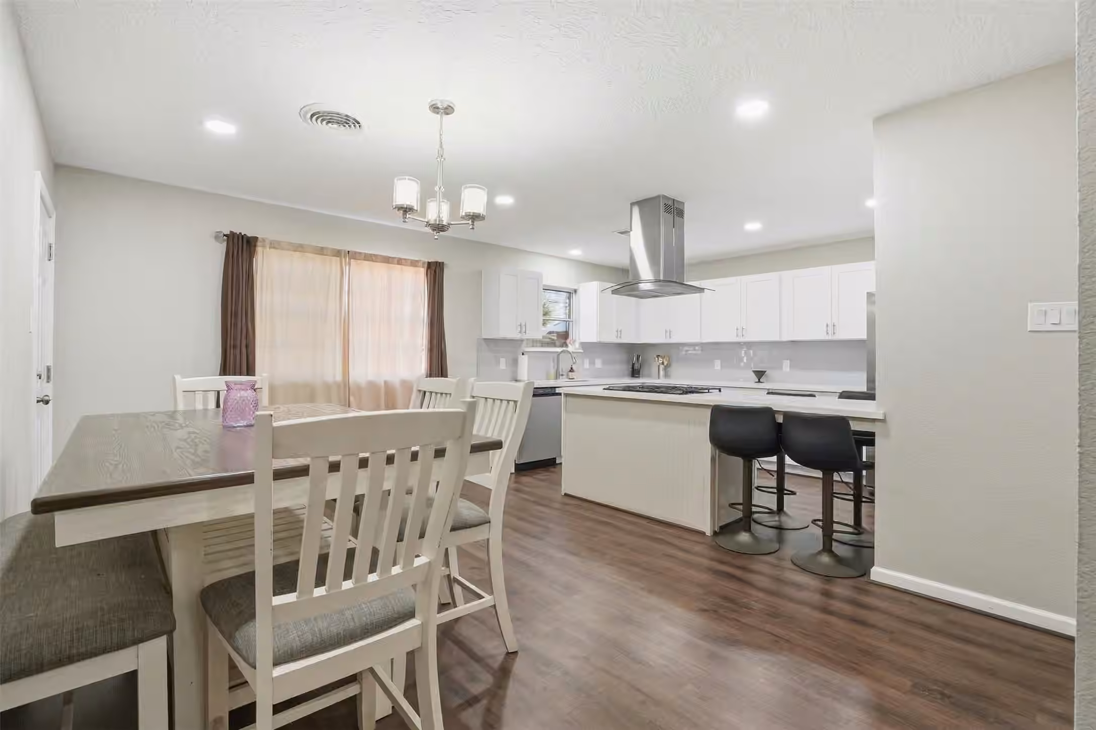 Photo 6 of 3517 Longwood Drive, Pasadena, TX