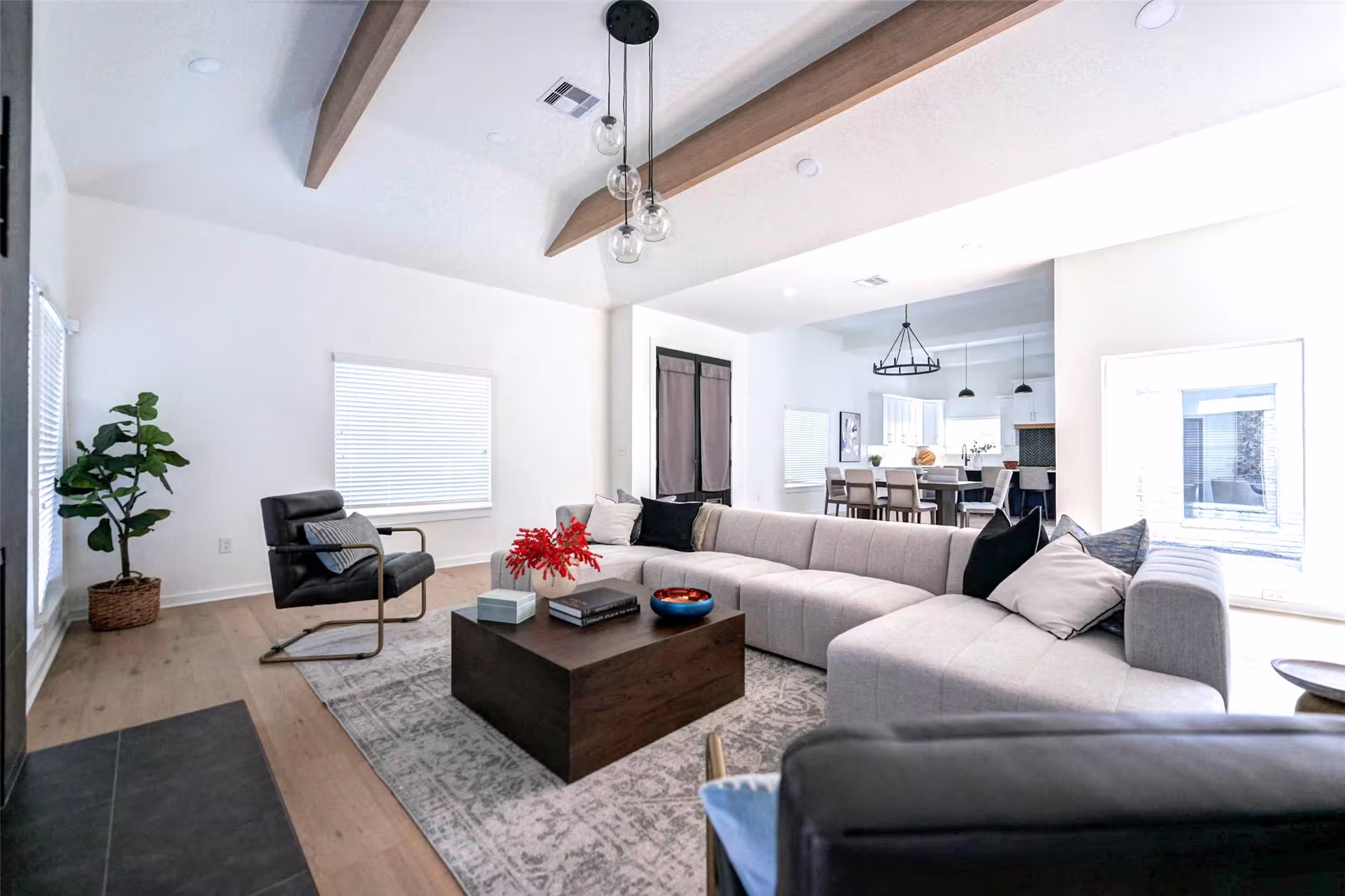 Photo 5 of 10118 Briar Rose Drive, Houston, TX
