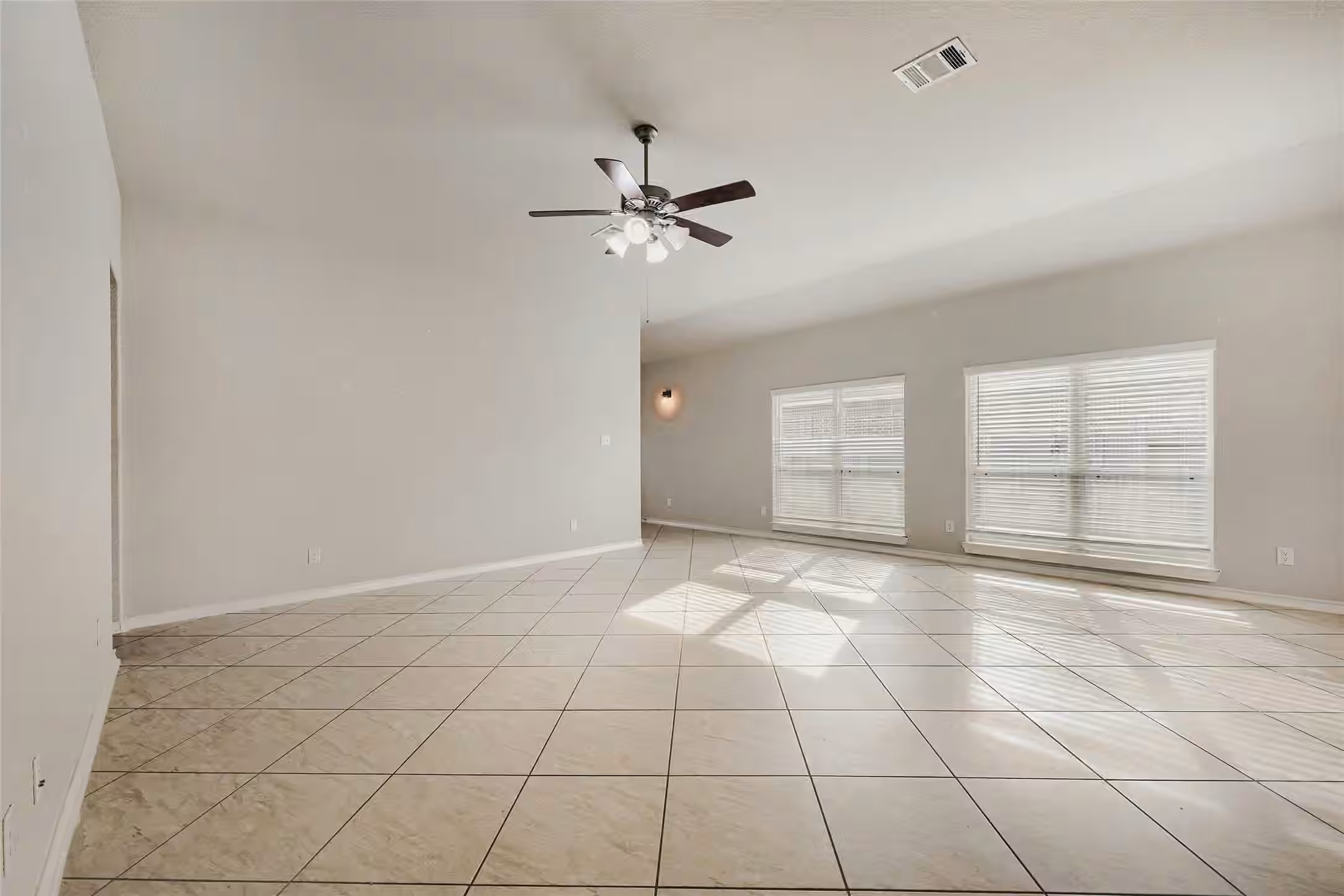 Photo 6 of 6210 Mason Way, Rosenberg, TX