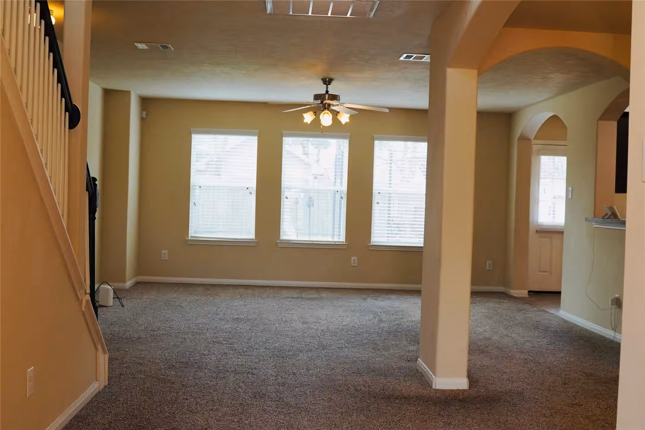 Photo 3 of 10810 Sun River Falls Drive, Humble, TX