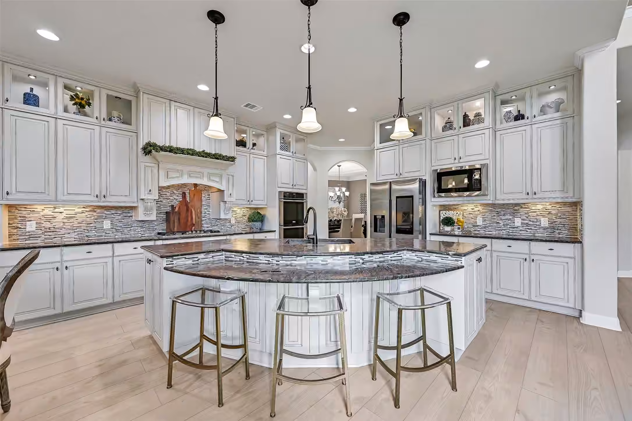 Photo 5 of 2204 Stillhouse Hollow Lane, Friendswood, TX