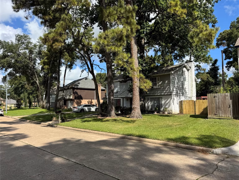 Photo 4 of 14926 Parkville Drive, Houston, TX