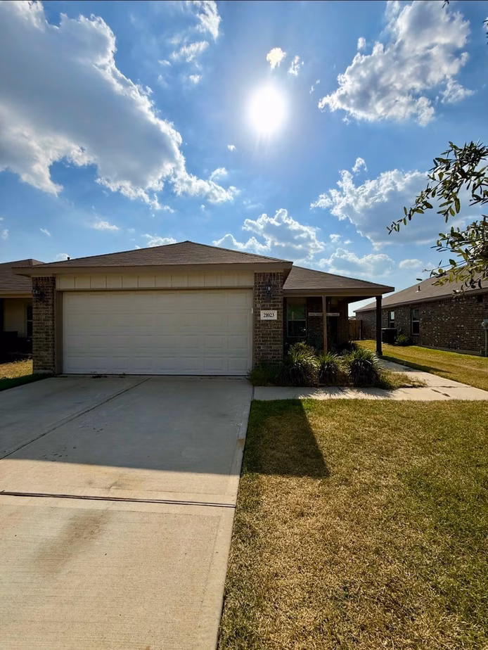Photo 2 of 21023 Twining Rose Lane, Tomball, TX
