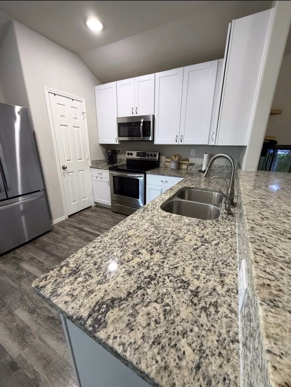 Photo 4 of 21023 Twining Rose Lane, Tomball, TX