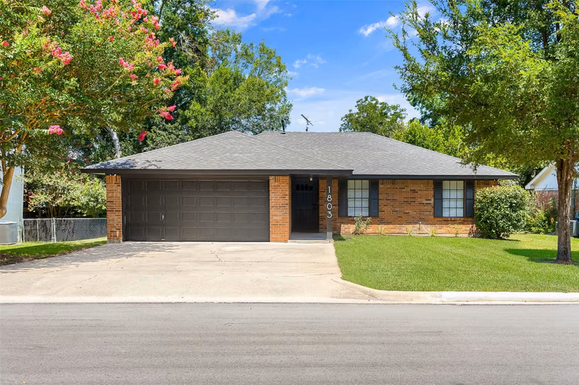Photo of 1803 S Park Street, Brenham, TX