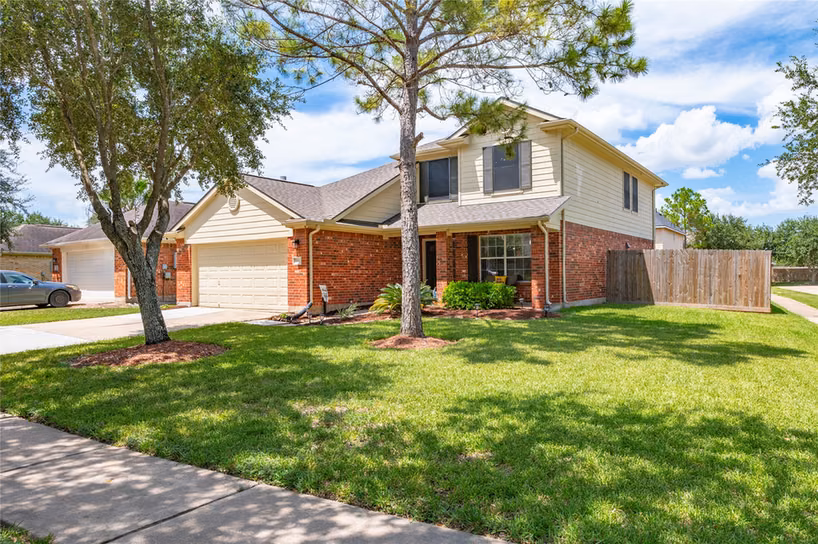Photo 3 of 13601 Trail Meadow Lane, Rosharon, TX