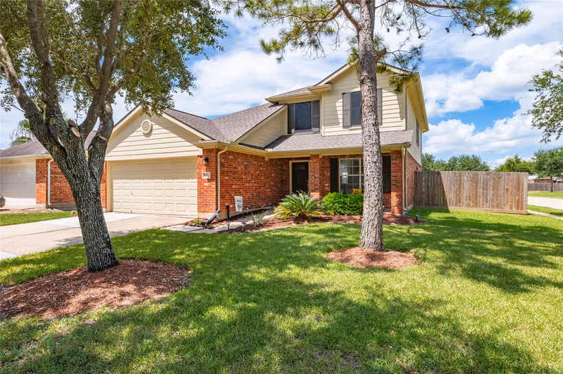 Photo 4 of 13601 Trail Meadow Lane, Rosharon, TX