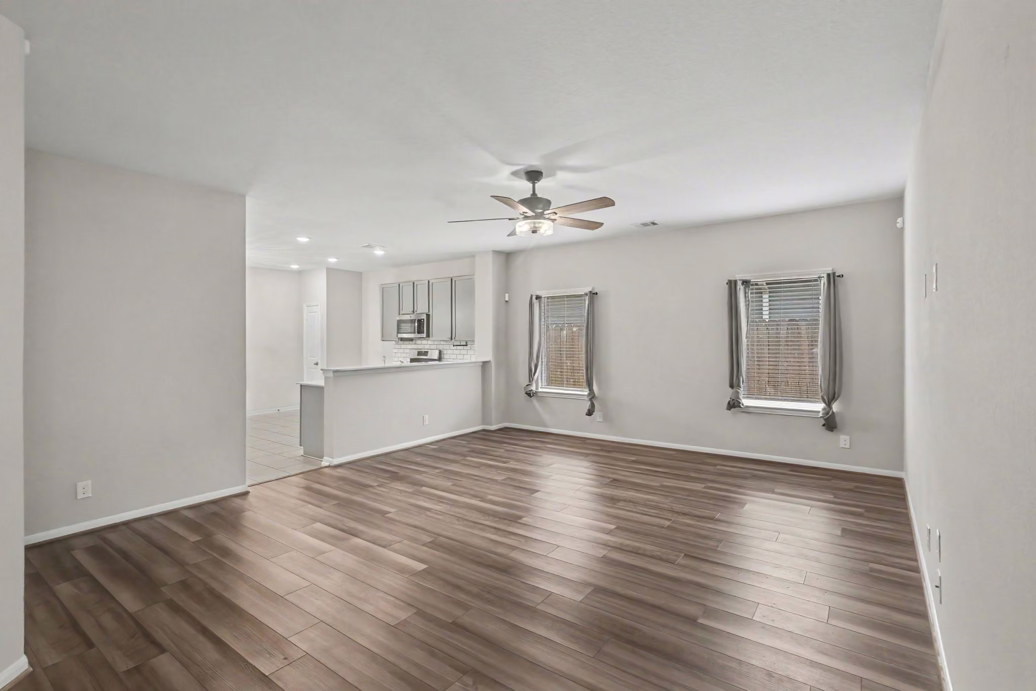 Photo 4 of 1103 Grand Junction Drive, Tomball, TX