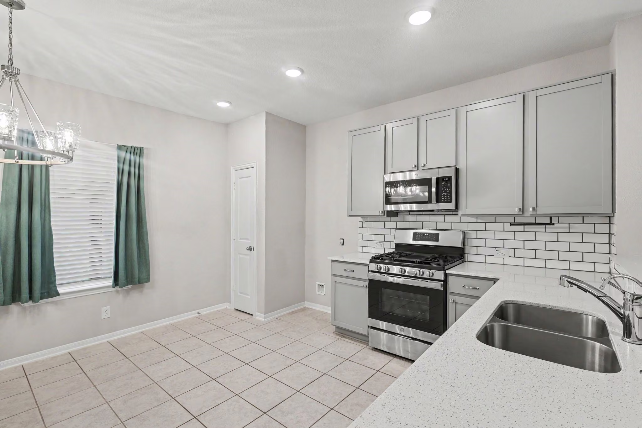 Photo 6 of 1103 Grand Junction Drive, Tomball, TX