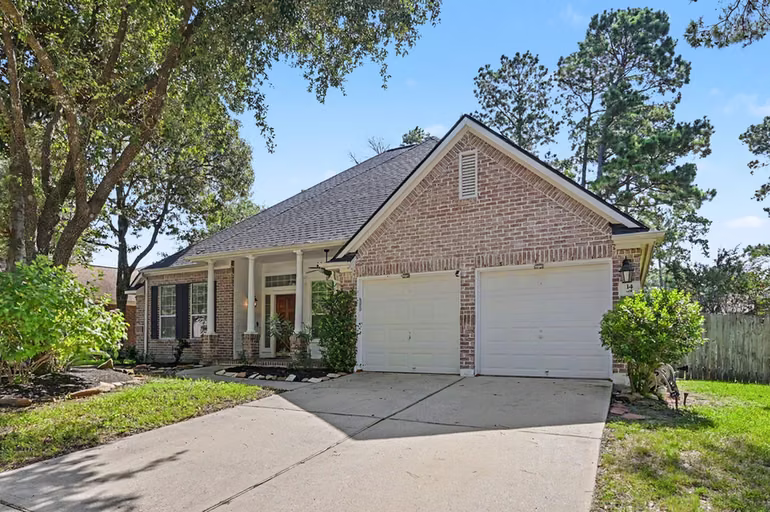 Photo of 14 S Rambling Ridge Place, The Woodlands, TX 77385