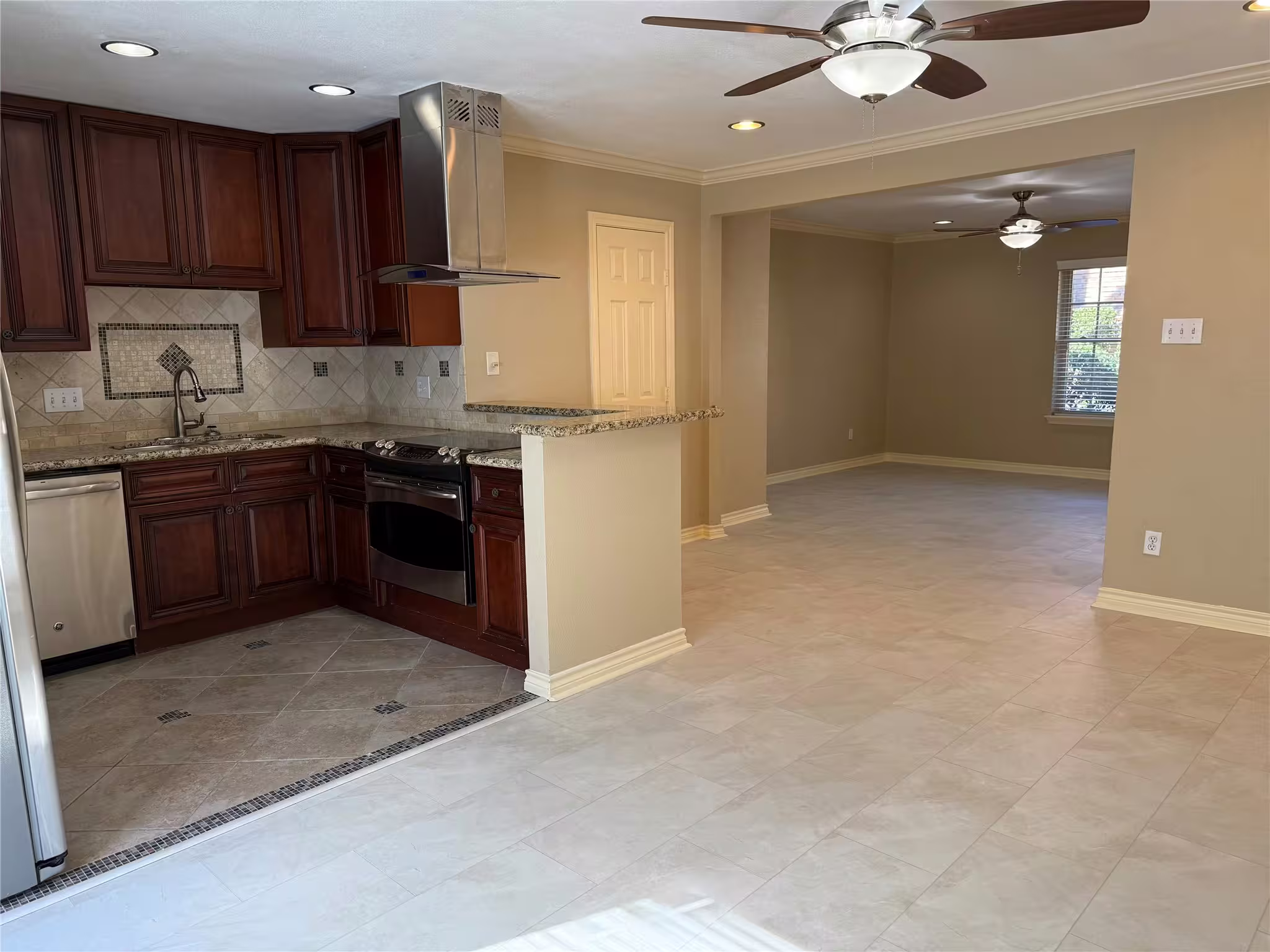 Photo 6 of 515 Tallowood Road 4, Houston, TX