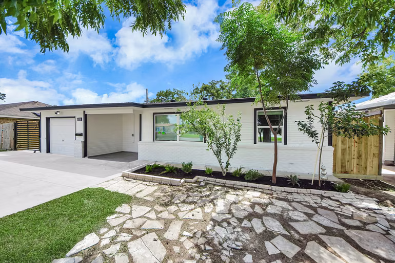 Photo 4 of 1503 Locklaine Drive, Pasadena, TX