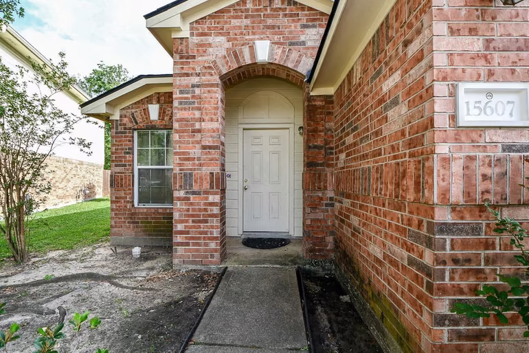 Photo 2 of 15607 Barber Grove Lane, Houston, TX